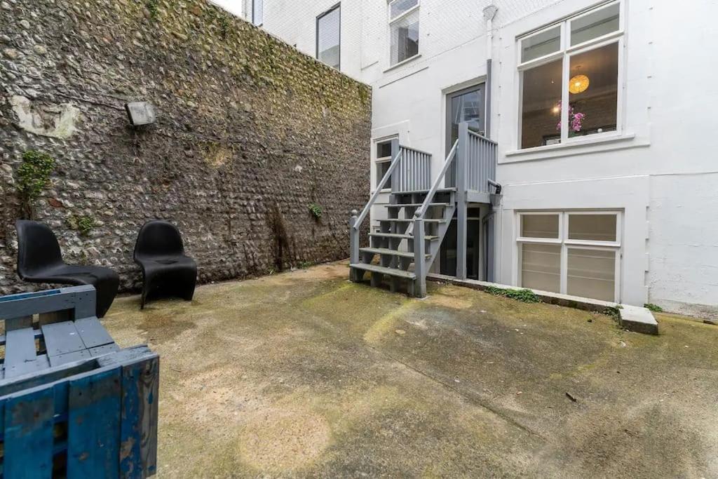 3 Storey Next To Pier Apartment Brighton