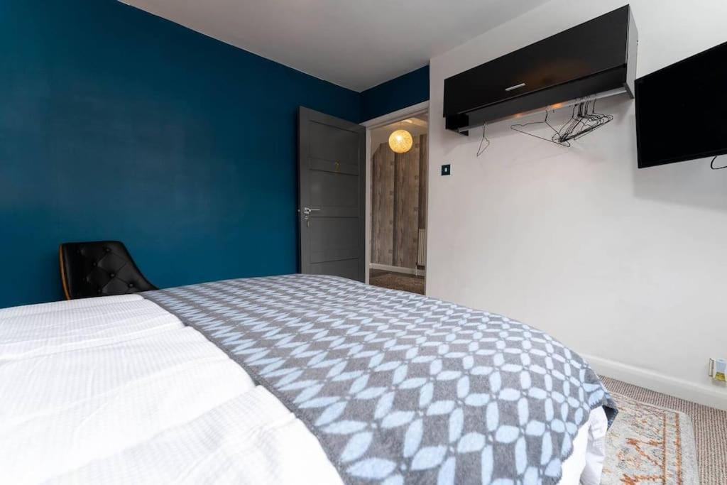 3 Storey Next To Pier * Brighton